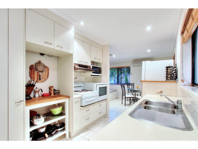 11 Jacqueline Ave, Springwood QLD 4127