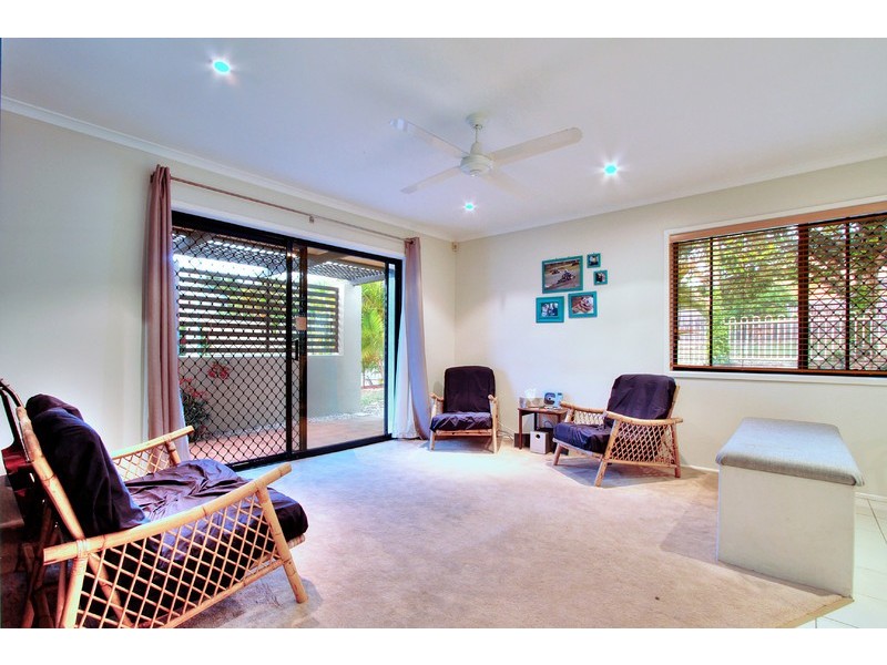 11 Jacqueline Ave, Springwood QLD 4127