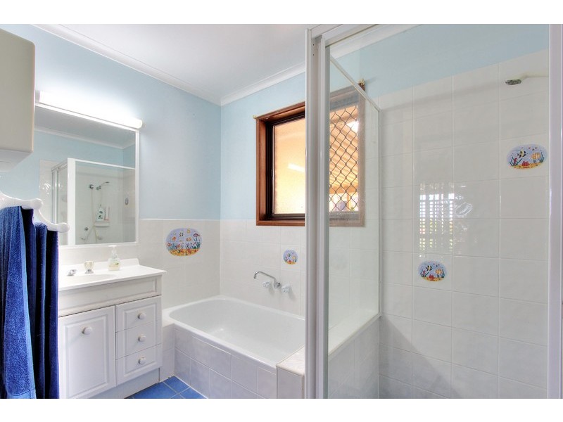 50 Van Dieman Crescent, Springwood QLD 4127