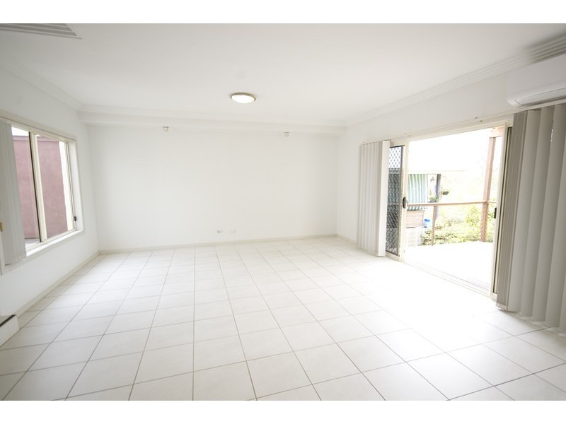 28 Summit, Springfield Lakes QLD 4300