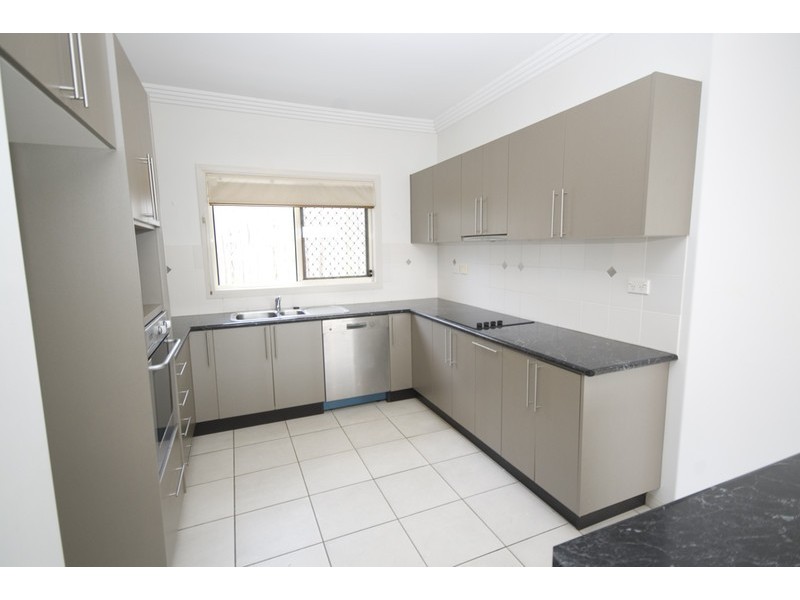 28 Summit, Springfield Lakes QLD 4300