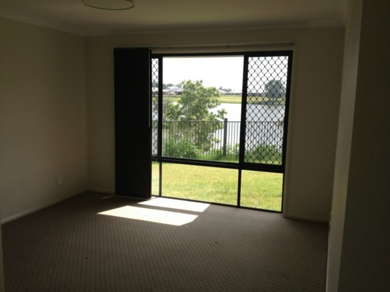 048 LakeBreeze Drive, Loganholme QLD 4129