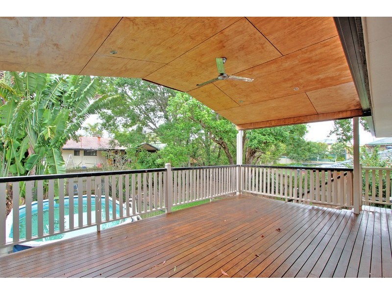 11 Belinda Crescent, Springwood QLD 4127