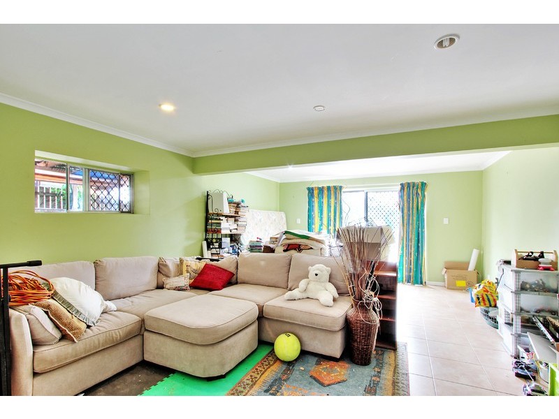 11 Belinda Crescent, Springwood QLD 4127