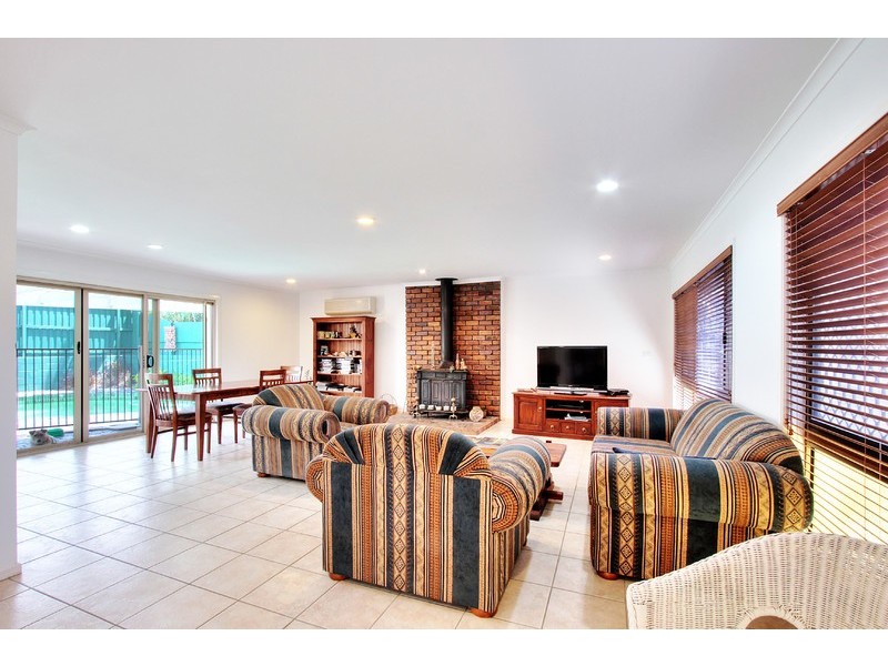 4 Desiree Court, Springwood QLD 4127