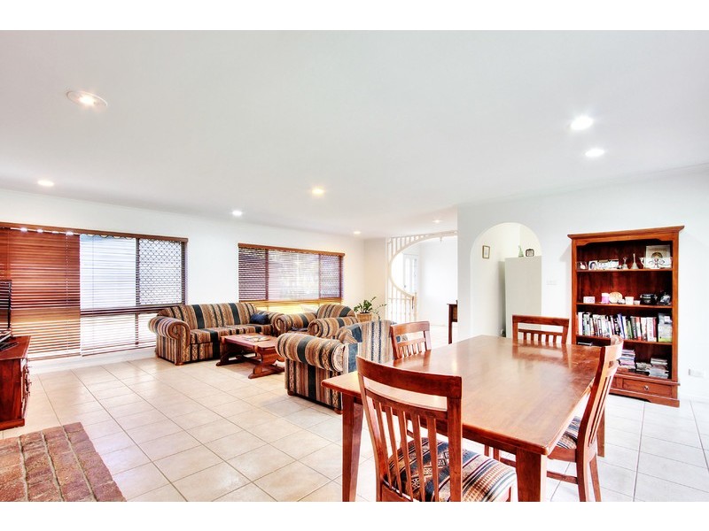 4 Desiree Court, Springwood QLD 4127