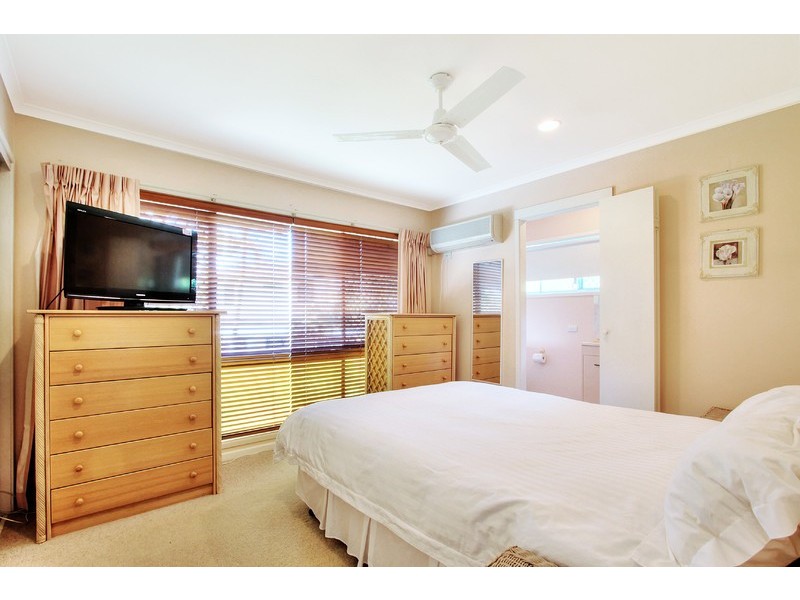 4 Desiree Court, Springwood QLD 4127