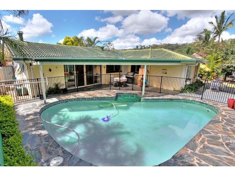 4 Desiree Court, Springwood QLD 4127