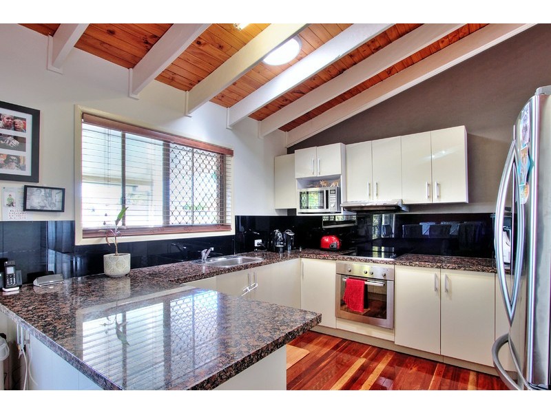 26 Village Drive, Daisy Hill QLD 4127