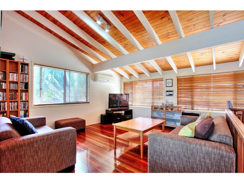 26 Village Drive, Daisy Hill QLD 4127