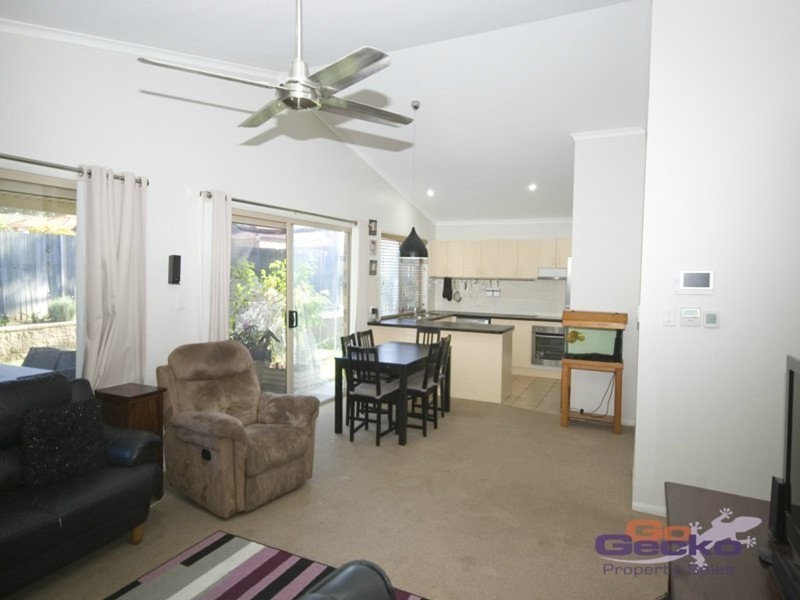 39 Regents Circuit, Forest Lake QLD 4078