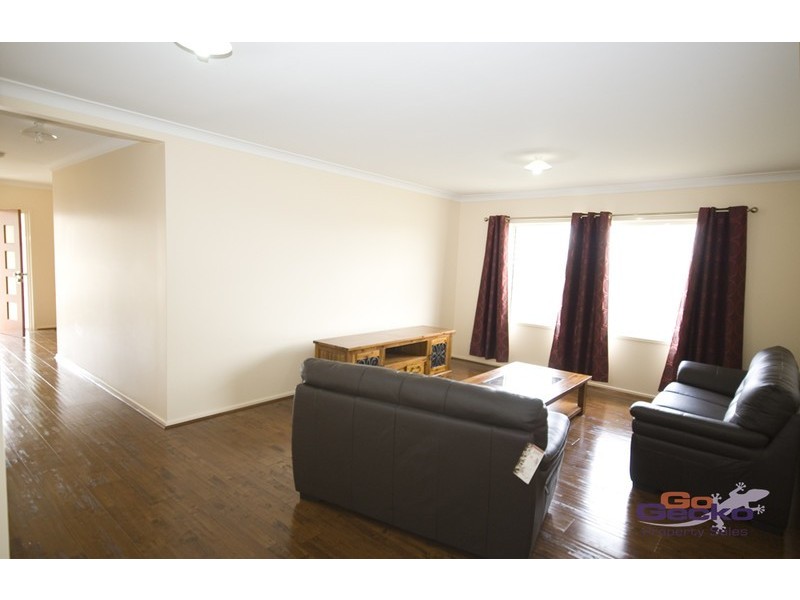 40 Whitmore Crescent, Goodna QLD 4300