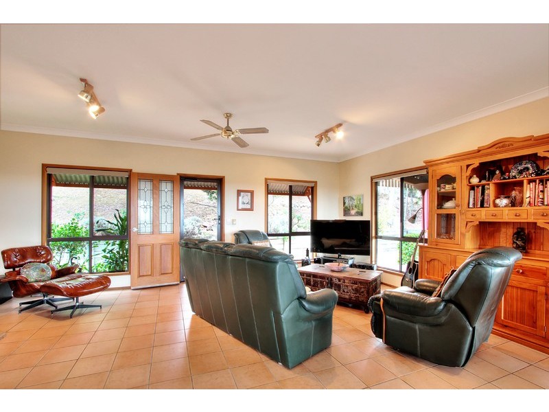 9 – 11 Hillview Cr, Bahrs Scrub QLD 4207