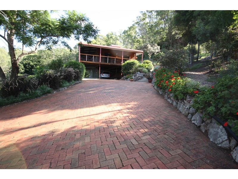 9 – 11 Hillview Cr, Bahrs Scrub QLD 4207