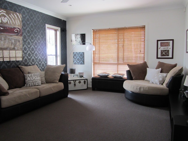 49 Farren Street, Camira QLD 4300