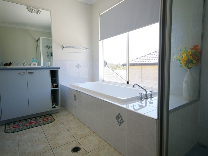 1 Amadeus Street, Springfield Lakes QLD 4300