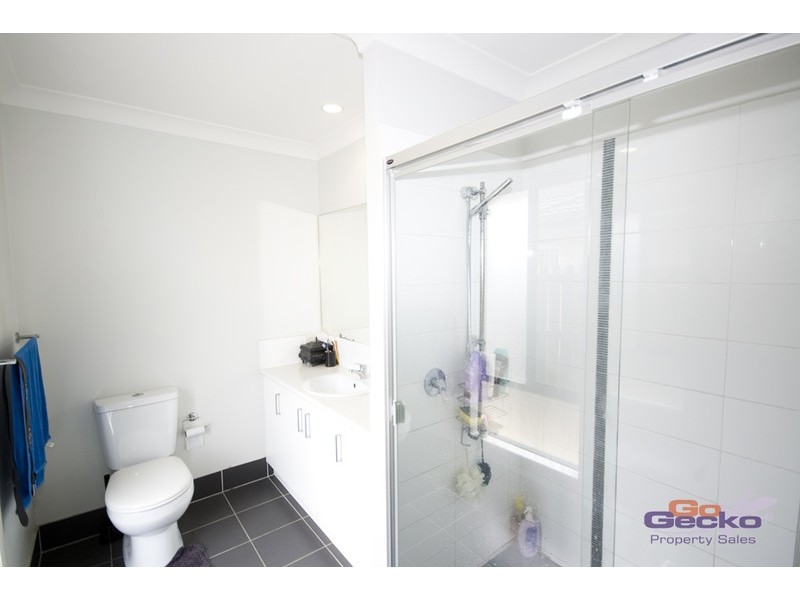 35 Quinn Close, Augustine Heights QLD 4300