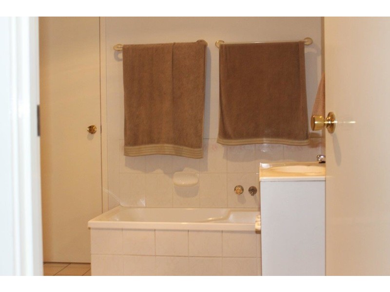 21 Eira Crescent, Edens Landing QLD 4207