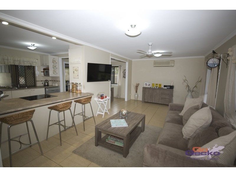 33 Oak Street, Bellbird Park QLD 4300