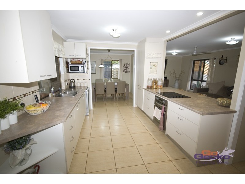 33 Oak Street, Bellbird Park QLD 4300