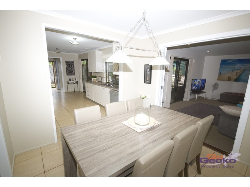 33 Oak Street, Bellbird Park QLD 4300