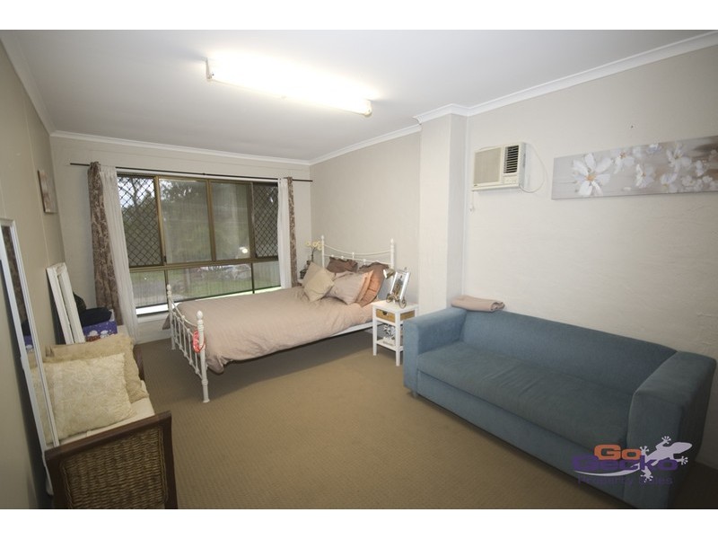 33 Oak Street, Bellbird Park QLD 4300