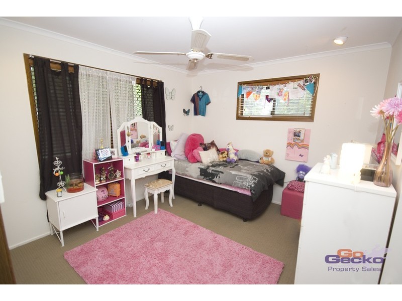 33 Oak Street, Bellbird Park QLD 4300