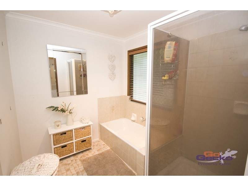 33 Oak Street, Bellbird Park QLD 4300
