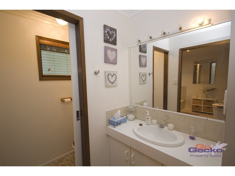 33 Oak Street, Bellbird Park QLD 4300