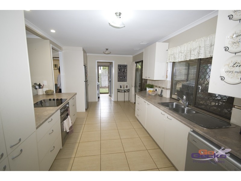 33 Oak Street, Bellbird Park QLD 4300