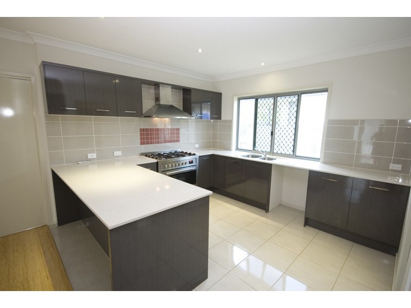 216 Grande Avenue, Springfield Lakes QLD 4300