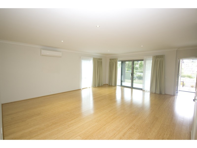 216 Grande Avenue, Springfield Lakes QLD 4300