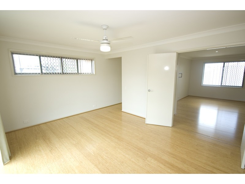 216 Grande Avenue, Springfield Lakes QLD 4300