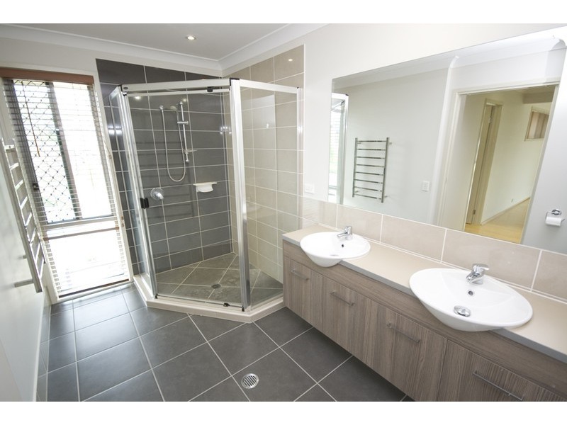 216 Grande Avenue, Springfield Lakes QLD 4300