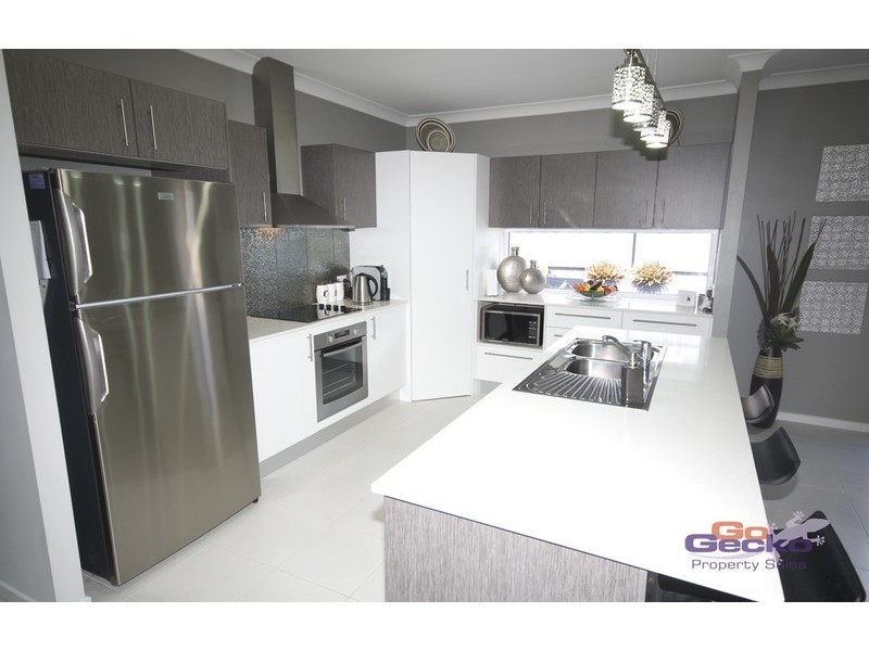 28 isidore, Augustine Heights QLD 4300