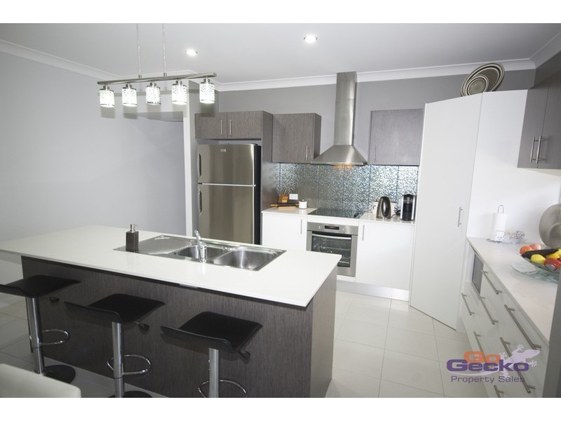 28 isidore, Augustine Heights QLD 4300