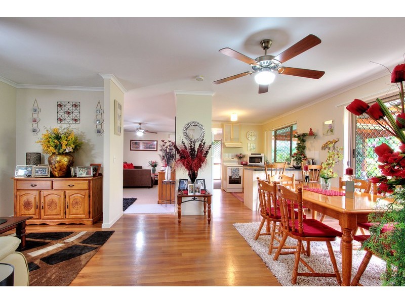 17 Leighton Drive, Edens Landing QLD 4207