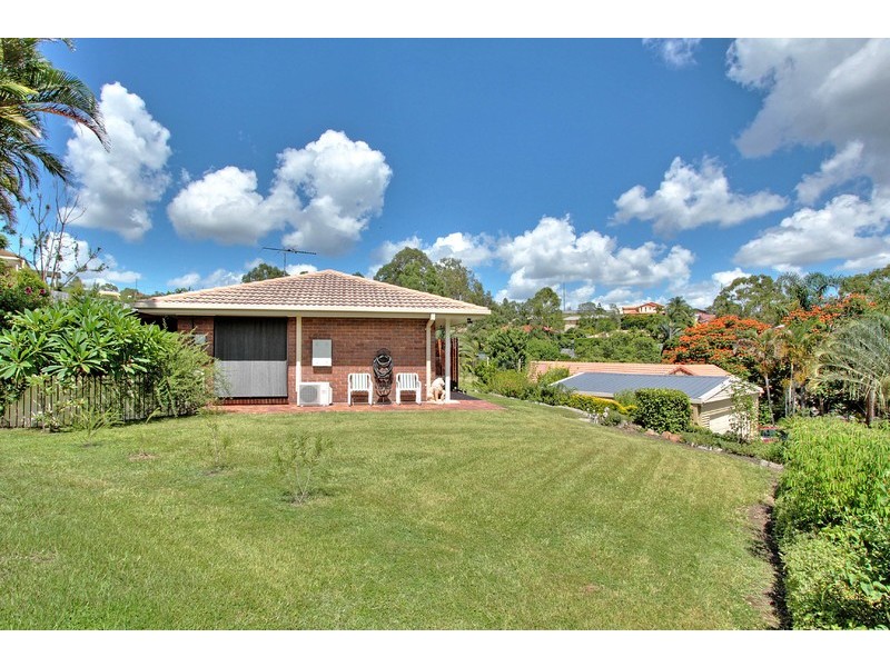 17 Leighton Drive, Edens Landing QLD 4207
