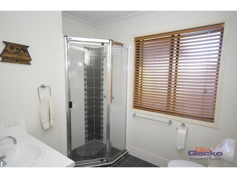 55 Creekside Drive, Springfield Lakes QLD 4300