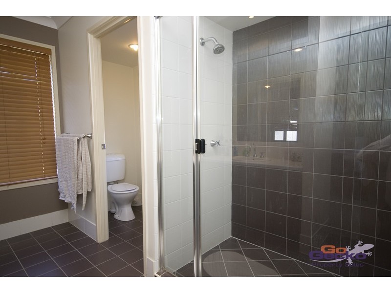 55 Creekside Drive, Springfield Lakes QLD 4300