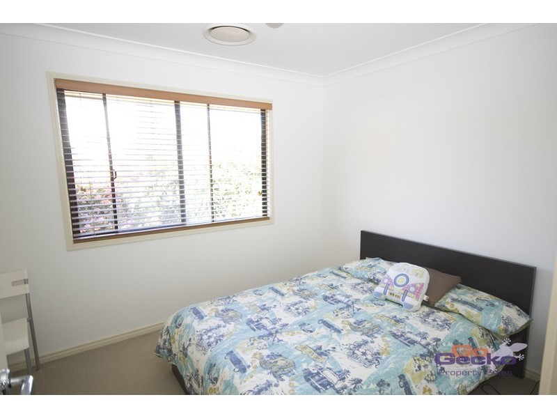 55 Creekside Drive, Springfield Lakes QLD 4300