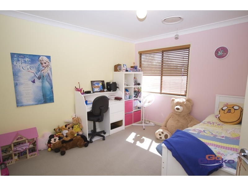 55 Creekside Drive, Springfield Lakes QLD 4300