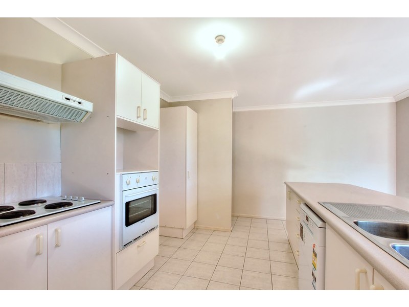 105 Pohon Drive, Tanah Merah QLD 4128