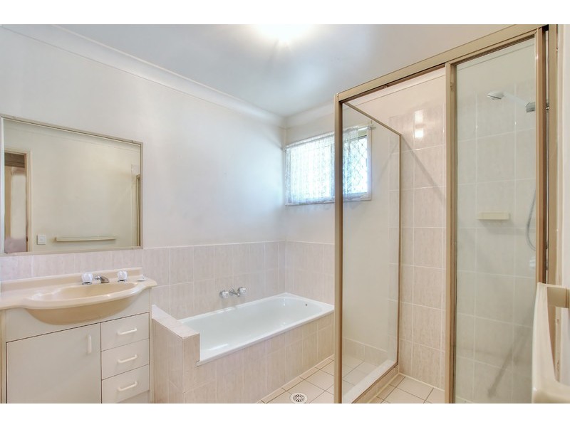 105 Pohon Drive, Tanah Merah QLD 4128