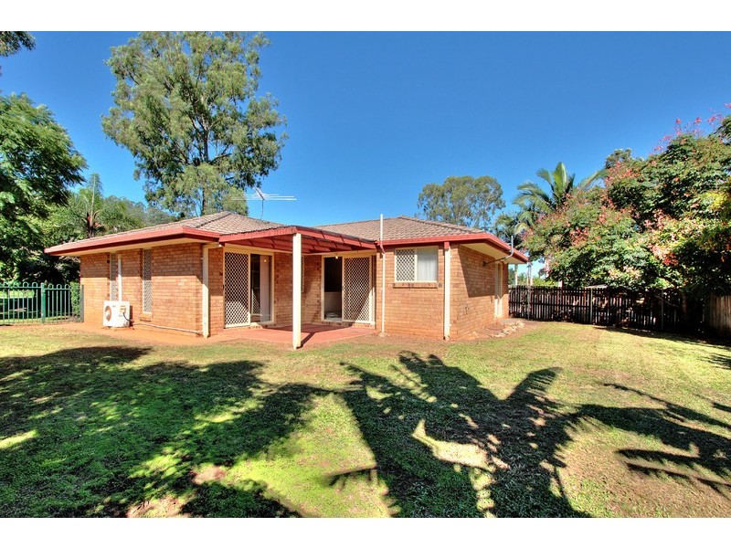 105 Pohon Drive, Tanah Merah QLD 4128