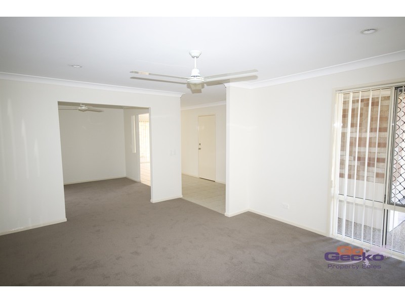 18 Mannix Place, Forest Lake QLD 4078