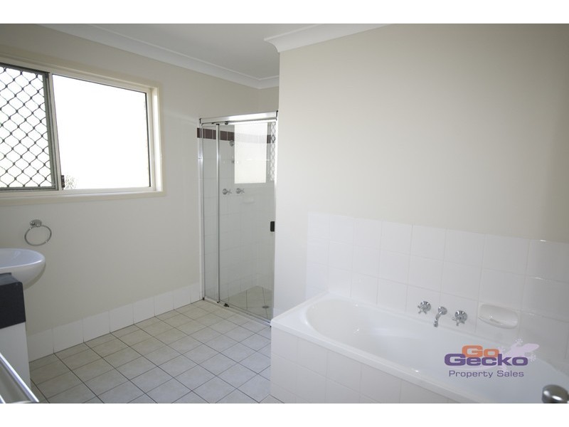 18 Mannix Place, Forest Lake QLD 4078