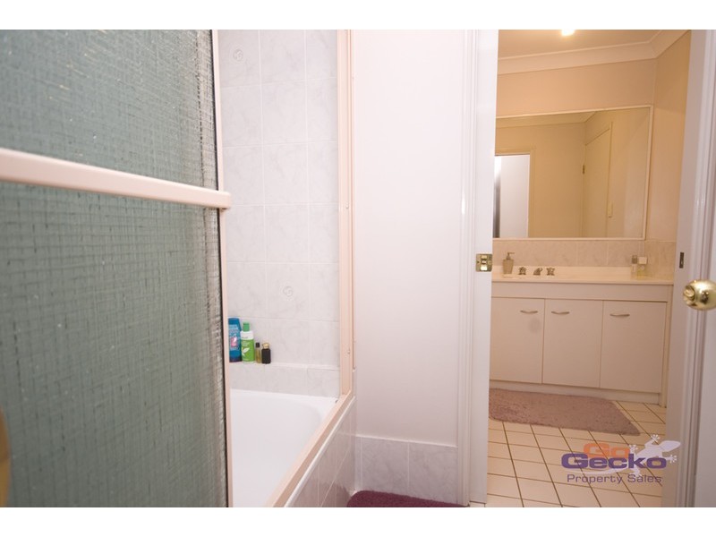 23 Clarendon Circuit, Forest Lake QLD 4078