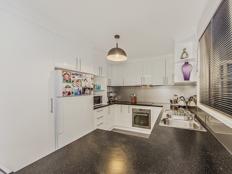 160 Henty Drive, Redbank Plains QLD 4301