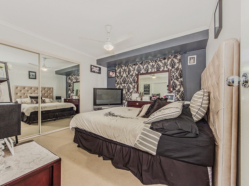 160 Henty Drive, Redbank Plains QLD 4301